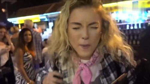 吃瓜美国女子,揭秘美国女性的日常生活与娱乐态度